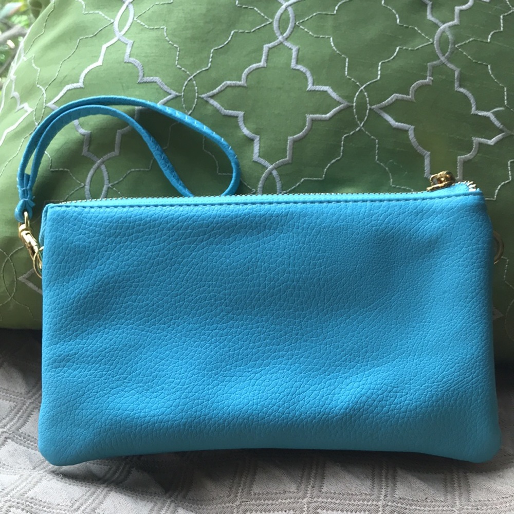 Crossbody Turquoise Blue Bag, Zipper Top Opens to Lots of Storage, NWOT